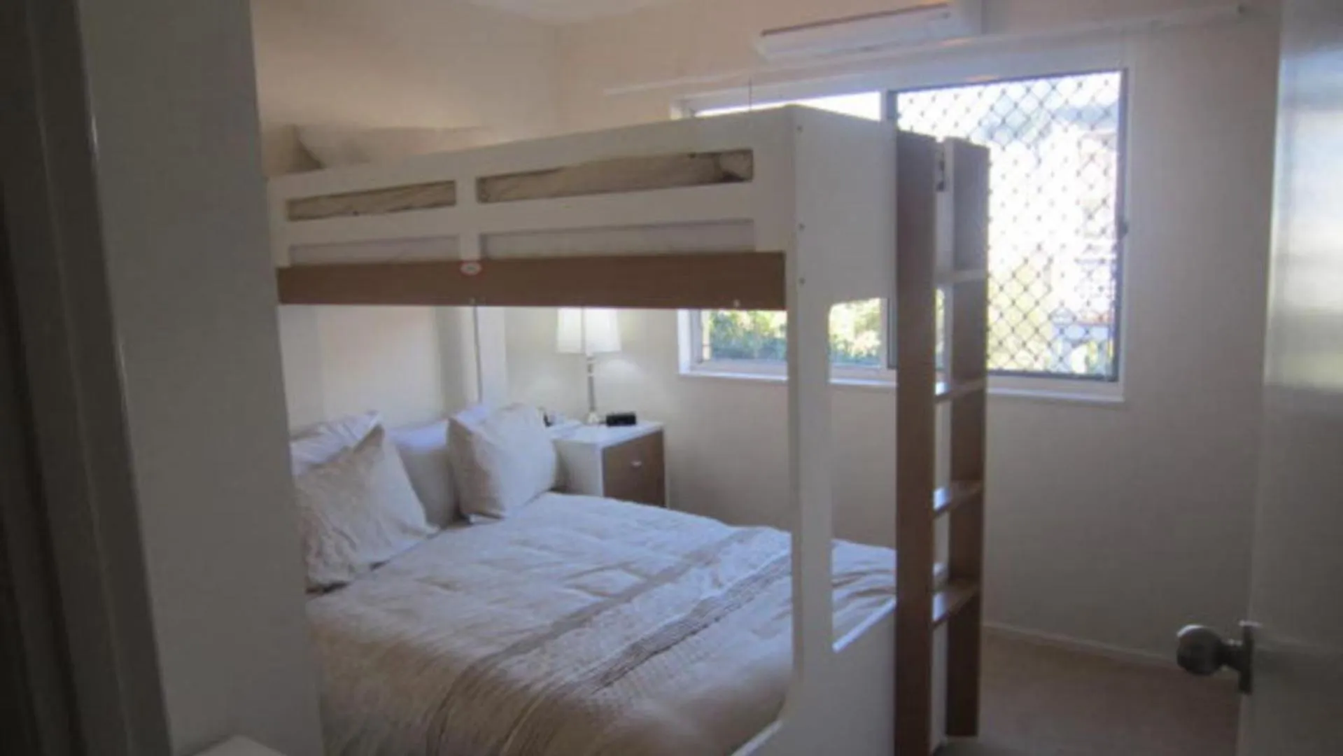 Solaris Court Unit 2 Apartman Caloundra 0*,  Ausztrália